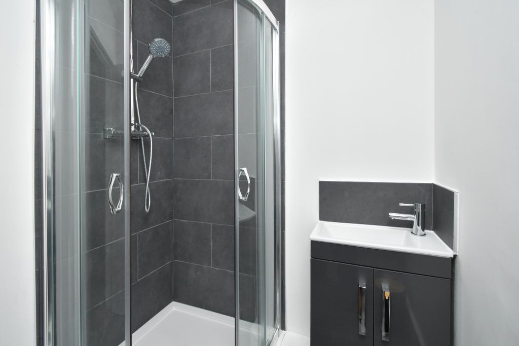 Property photo 3 of 14 Shared Bathroom