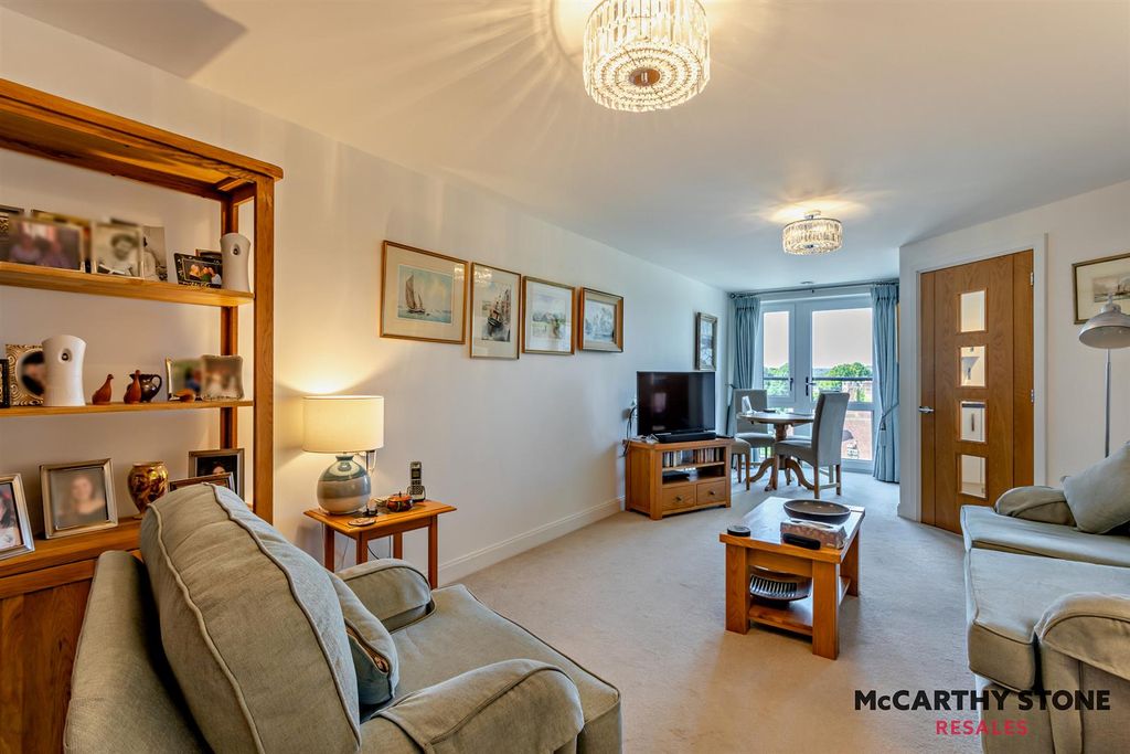 Property photo 1 of 28 8612511-Interior01-800.Jpg