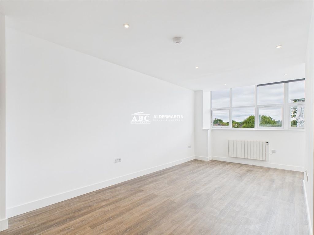 Property photo 2 of 13 Cam03827G0-Pr0056-Still003.Jpg
