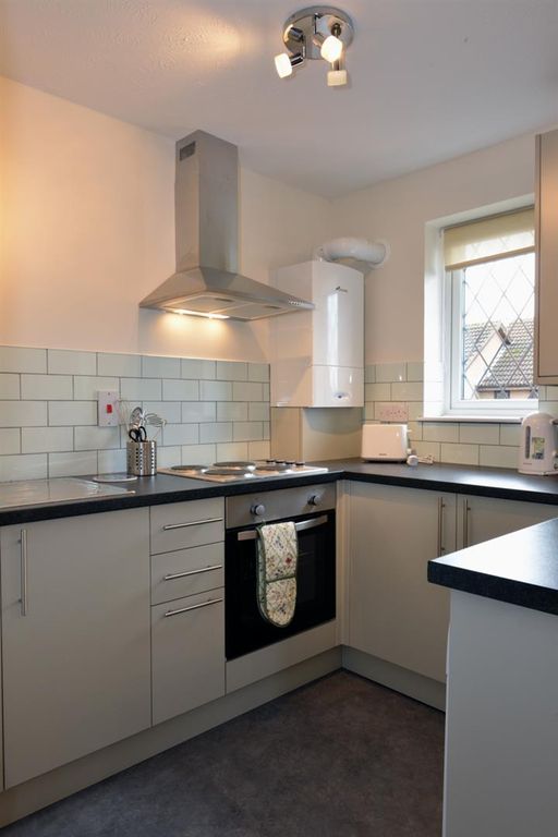 Property photo 2 of 5 Kitchen