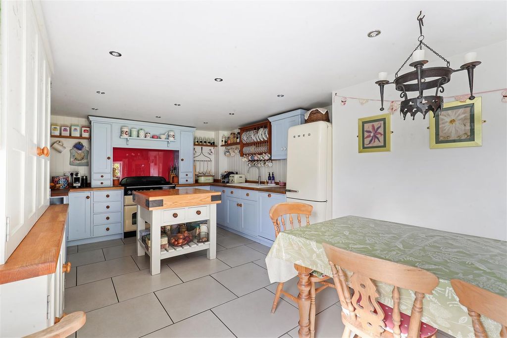 Property photo 2 of 25 Ph29_6529929.Jpg