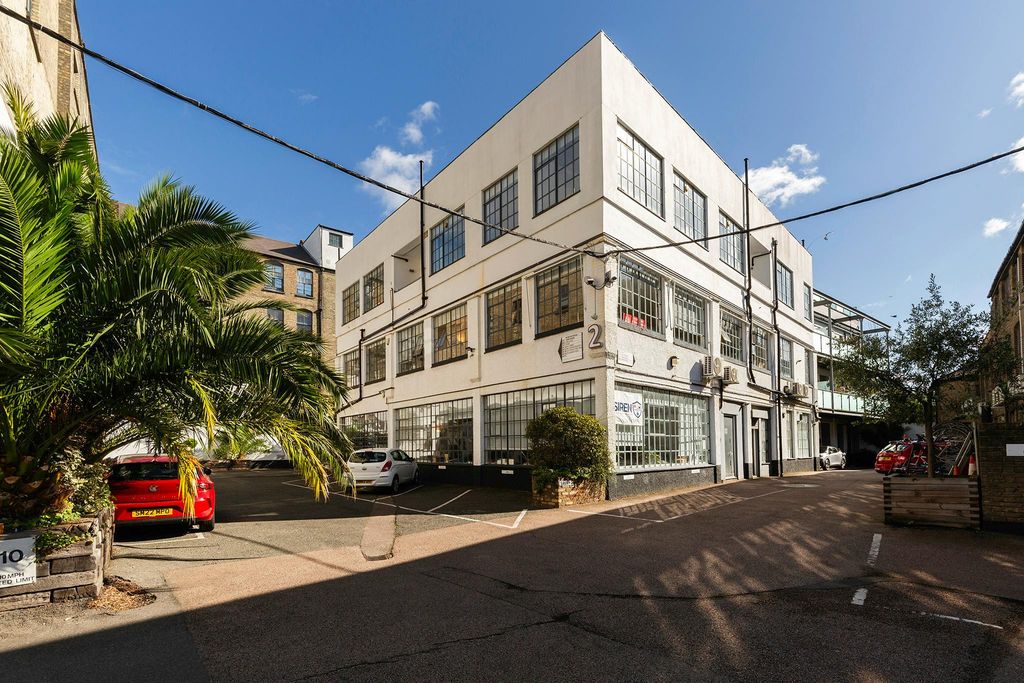 Property photo 1 of 29 Canonbury Yard 25.Jpg