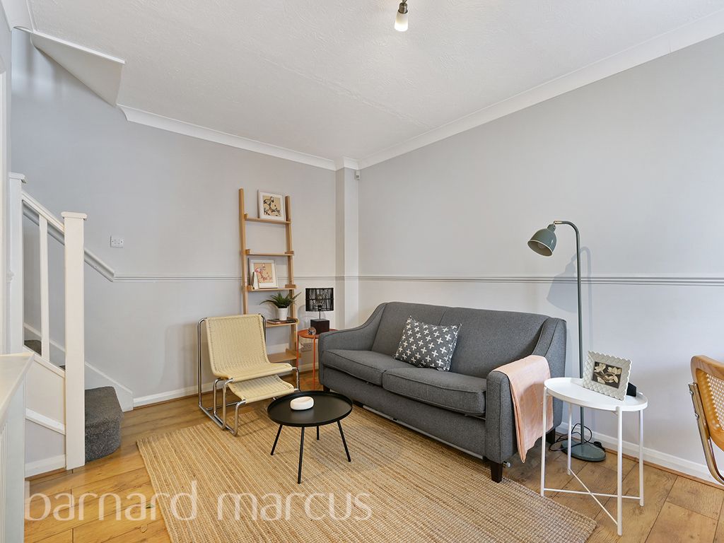 Property photo 1 of 9 Living Room