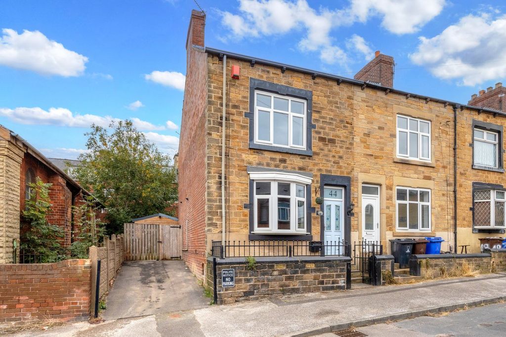 Property photo 1 of 15