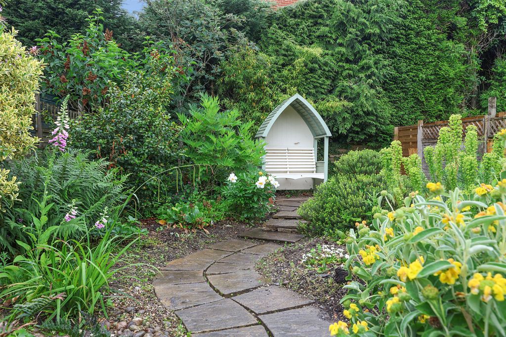 Property photo 2 of 12 Picture No. 11