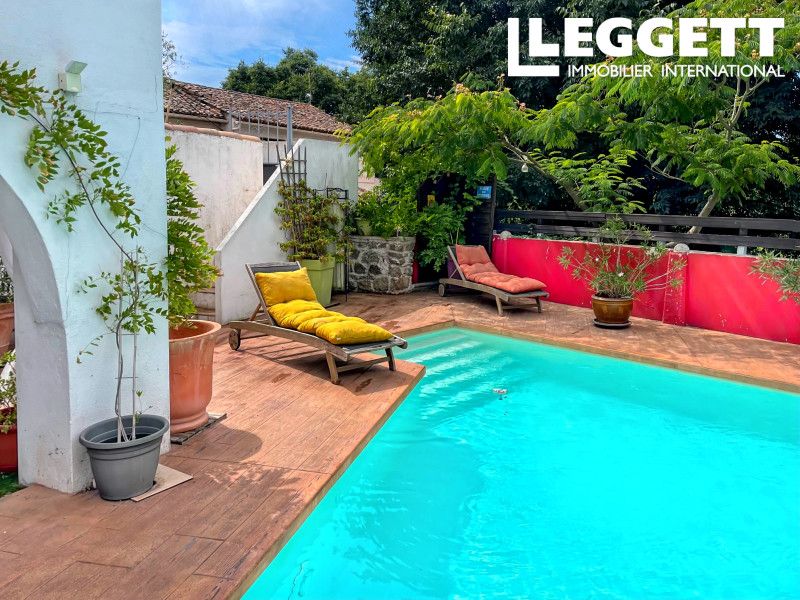 Property photo 2 of 10