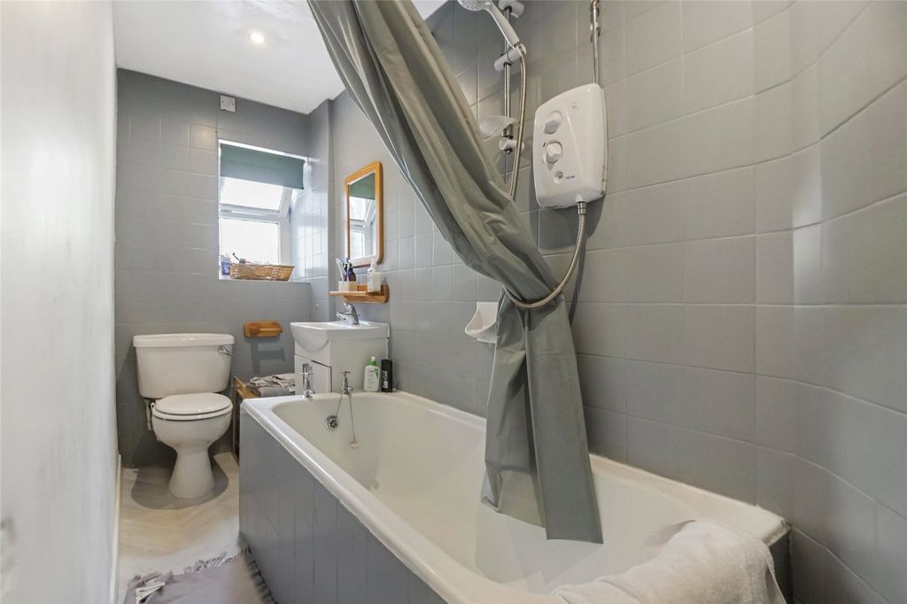 Additional image 5 of 3 bed flat for saleLow Barholm, Kilbarchan PA10