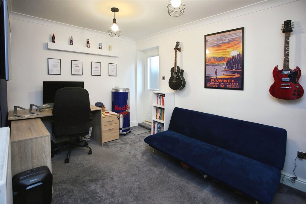 Property photo 3 of 35 Picture No. 07