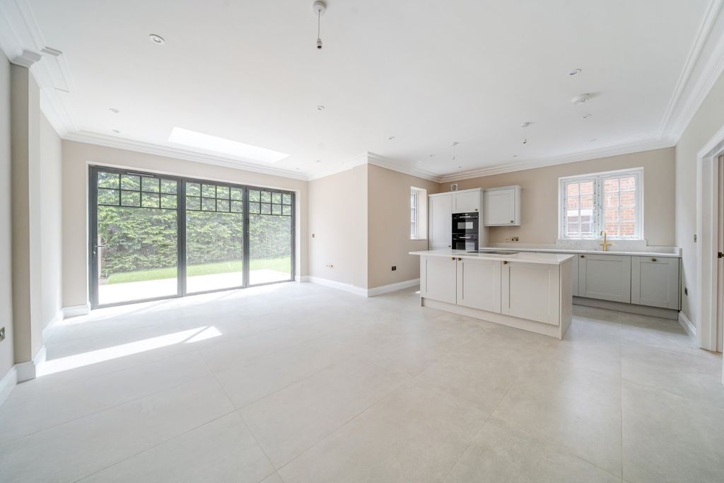 Property photo 3 of 12 Picture No. 17