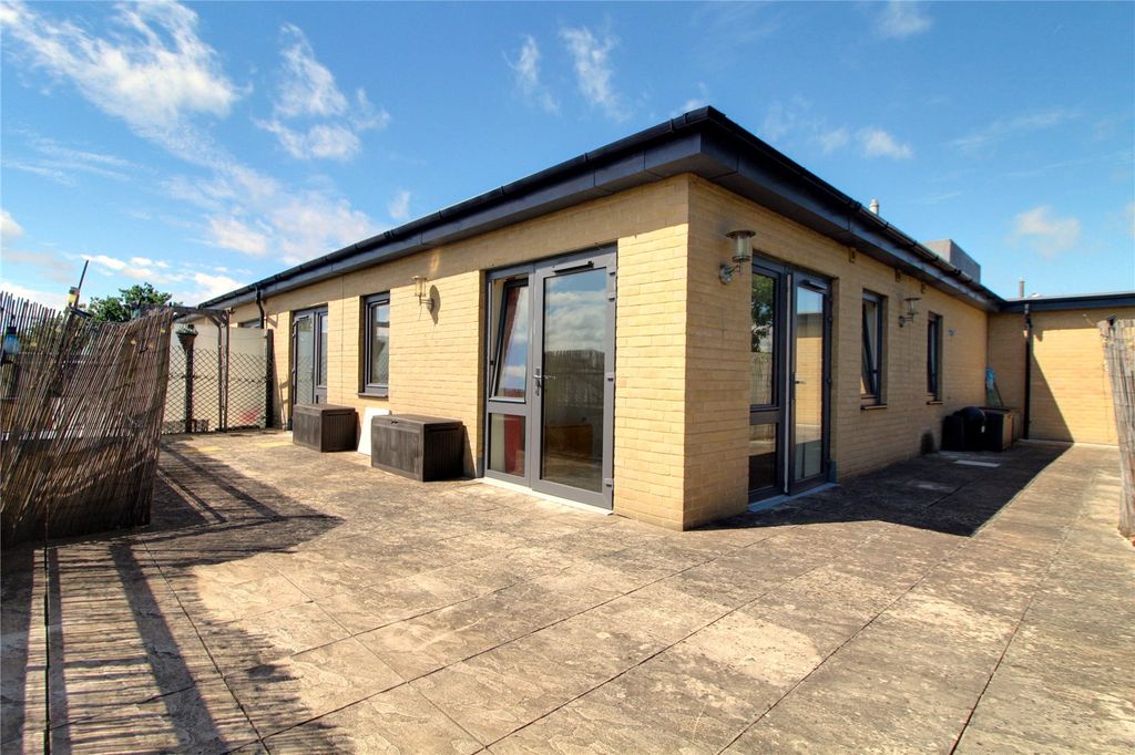 Property photo 2 of 14 Picture No. 23
