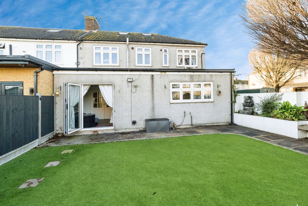 Property photo 3 of 20