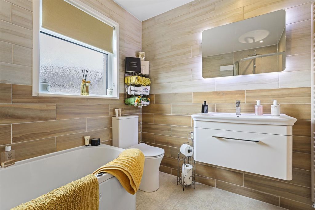 Additional image 17 of 3 bed detached bungalow for sale1 Bleachers Way, Huntingtowerfield, Perth, Perthshire PH1