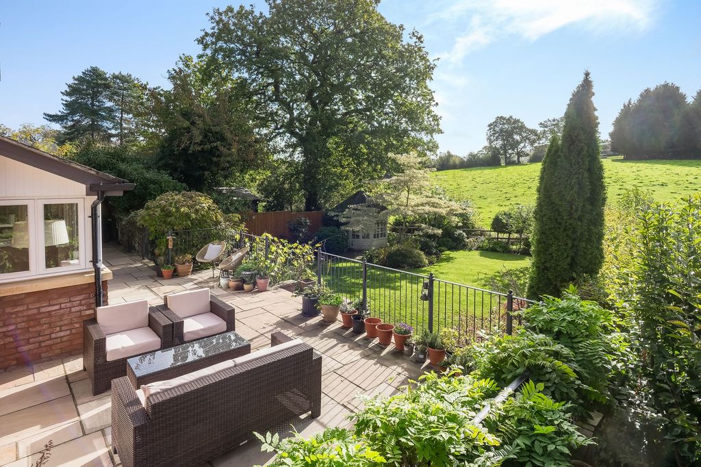 Property photo 2 of 31