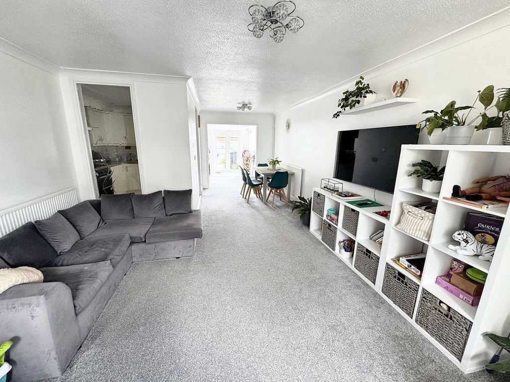 Property photo 2 of 24