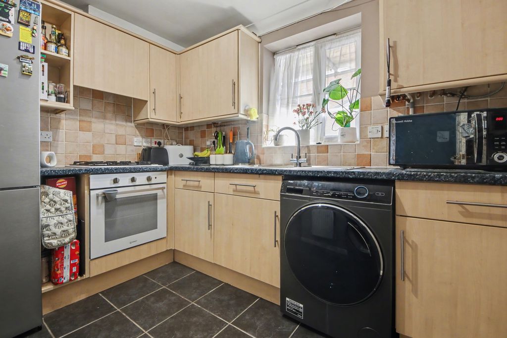 Property photo 3 of 10