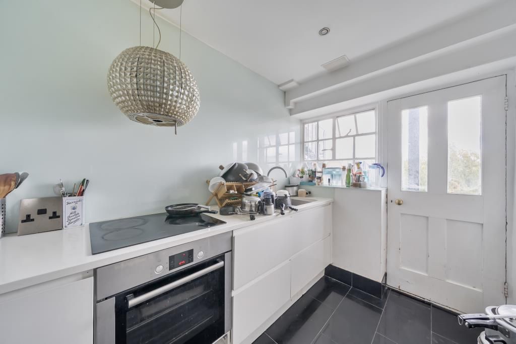 Property photo 3 of 18 Kitchen