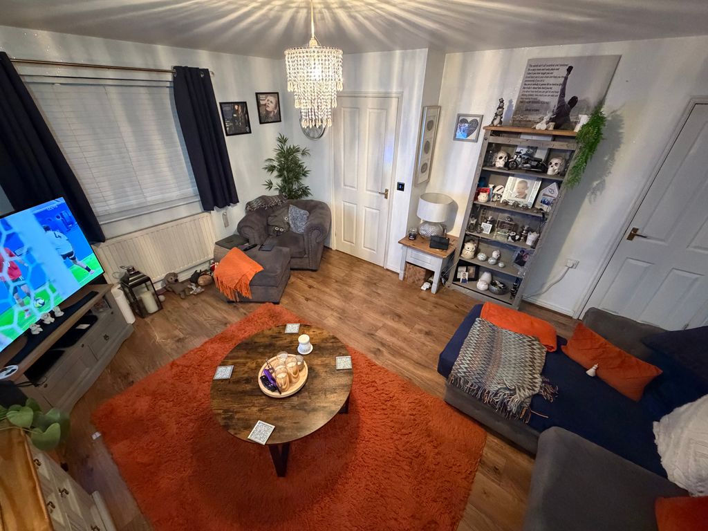 Property photo 3 of 39