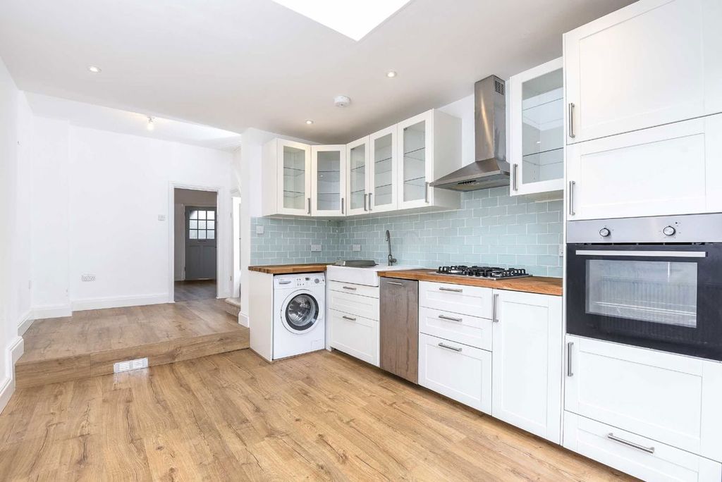 Property photo 2 of 12