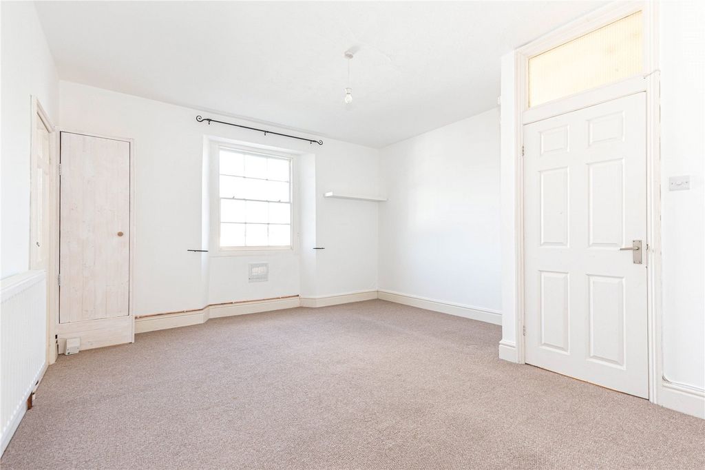 Property photo 1 of 8 Picture No. 09