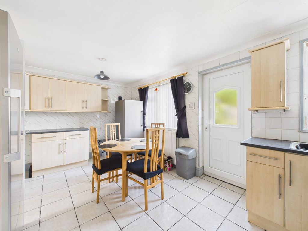 Property photo 2 of 10 4373905