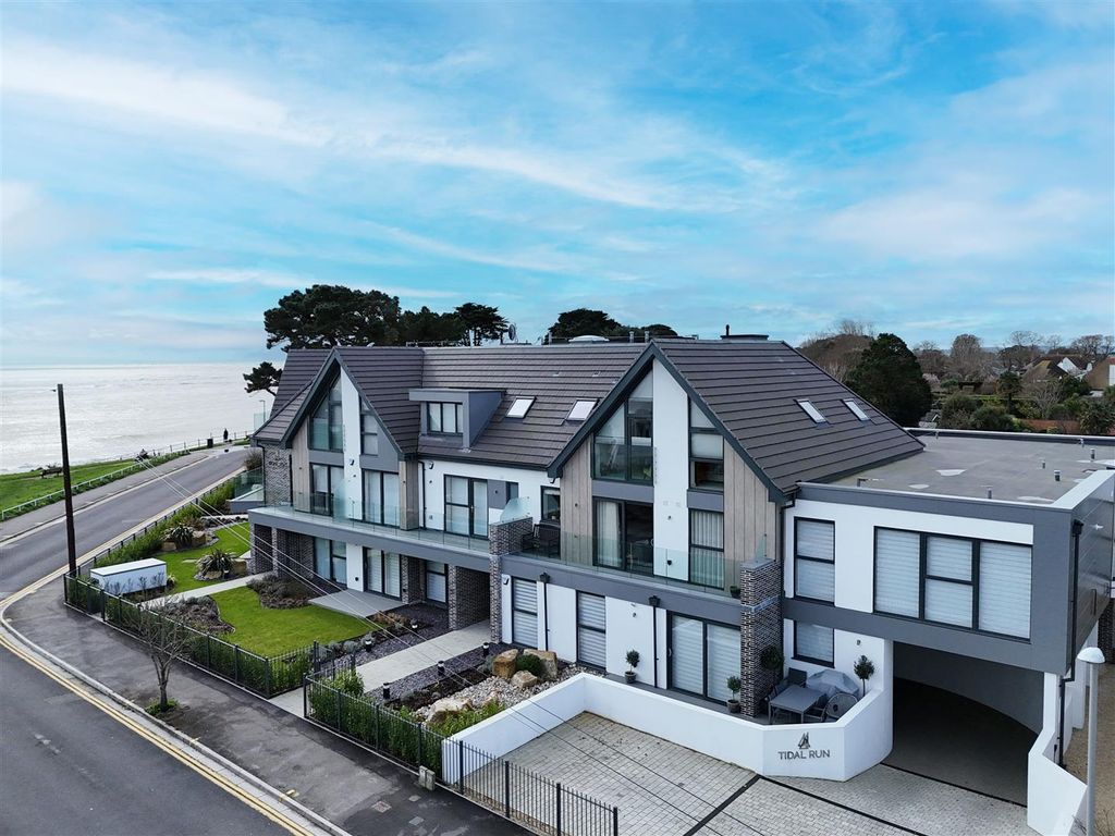 Property photo 1 of 16 Front Blue Sky.Jpg