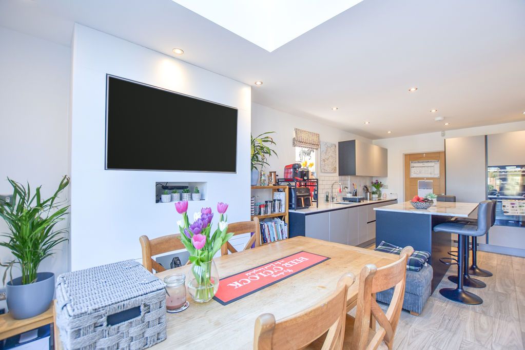 Property photo 3 of 28 Photo 19