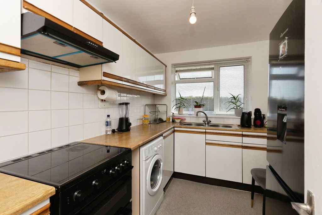Property photo 3 of 11 Pbox-Img.Jpg