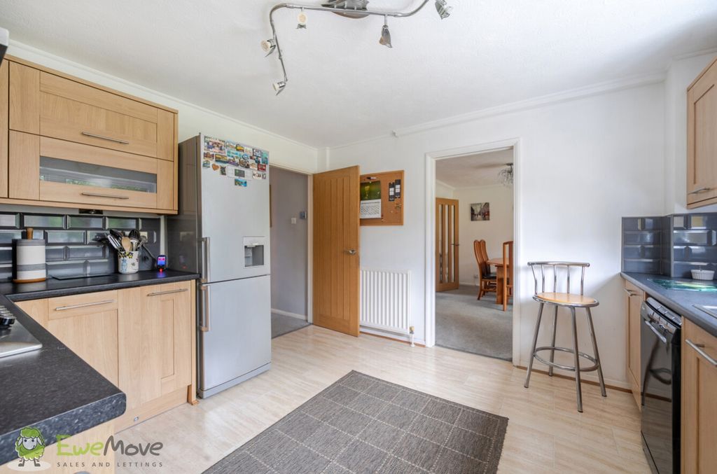 Property photo 3 of 27 Kitchen