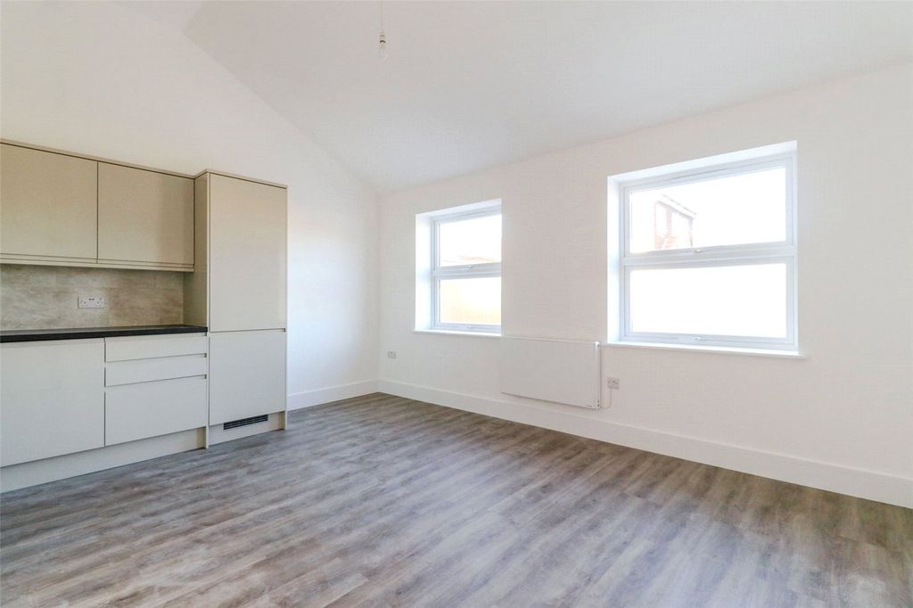 Property photo 3 of 10 Picture No. 02