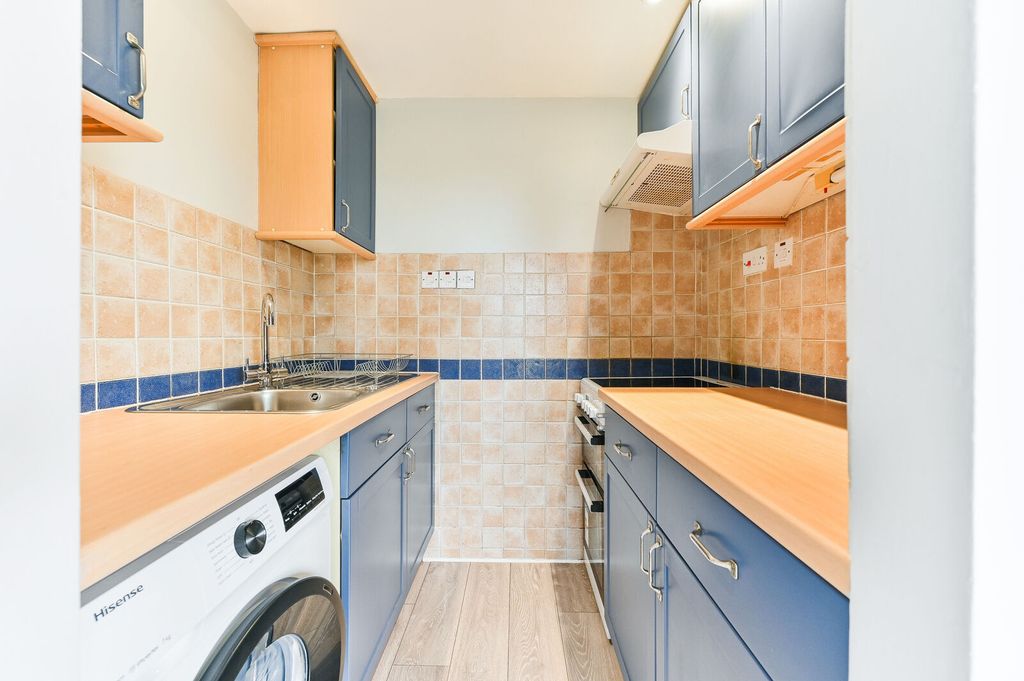 Property photo 3 of 14
