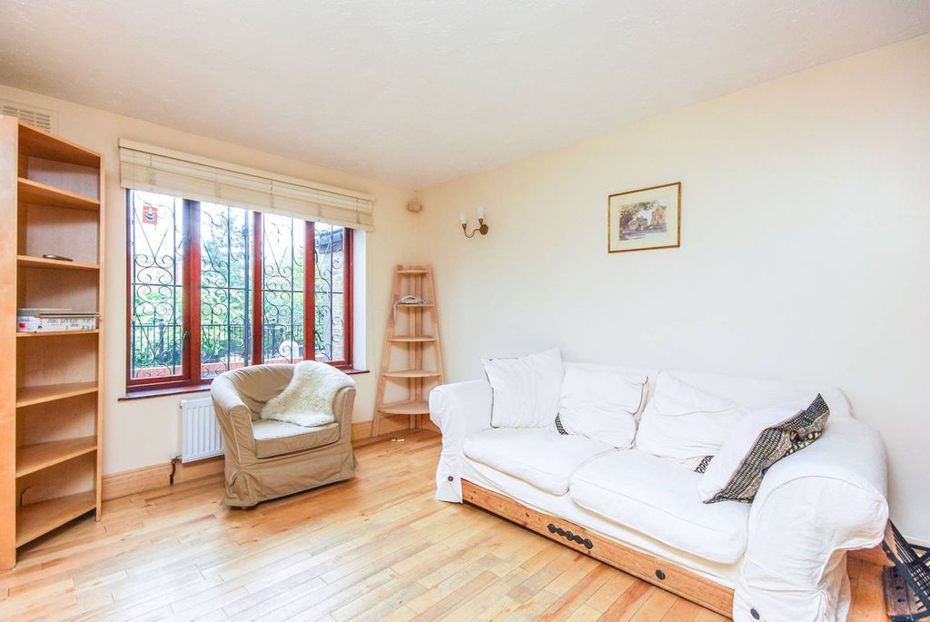 Property photo 2 of 18