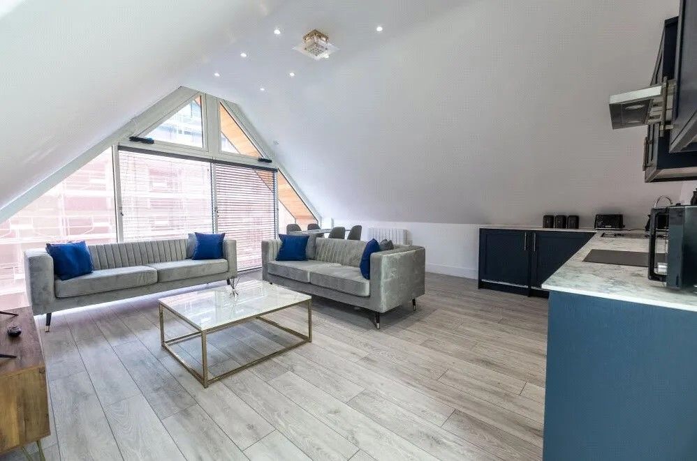 Property photo 1 of 15 2 Bed Flat To Rent