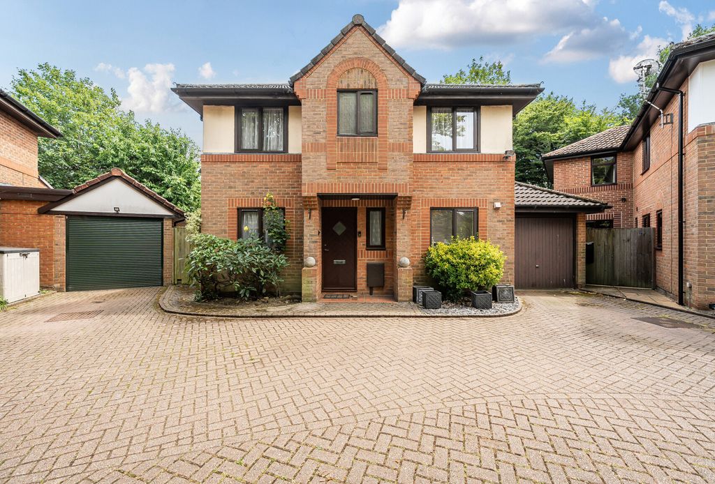 Property photo 2 of 16 1315967-20-685d85...