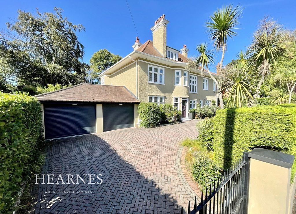 Property photo 1 of 43