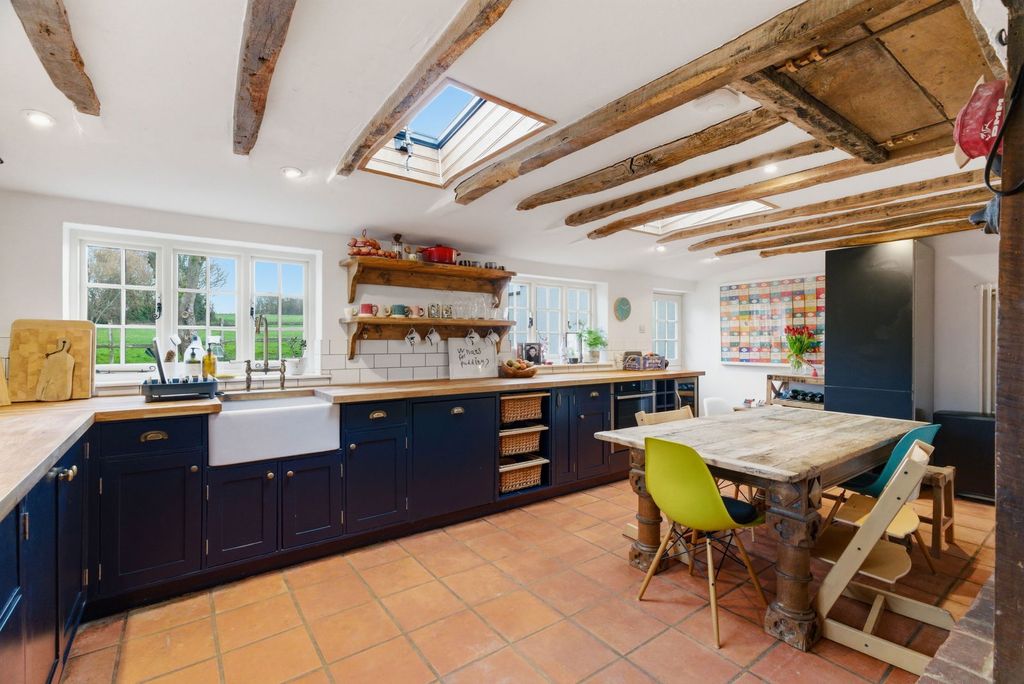 Property photo 2 of 21