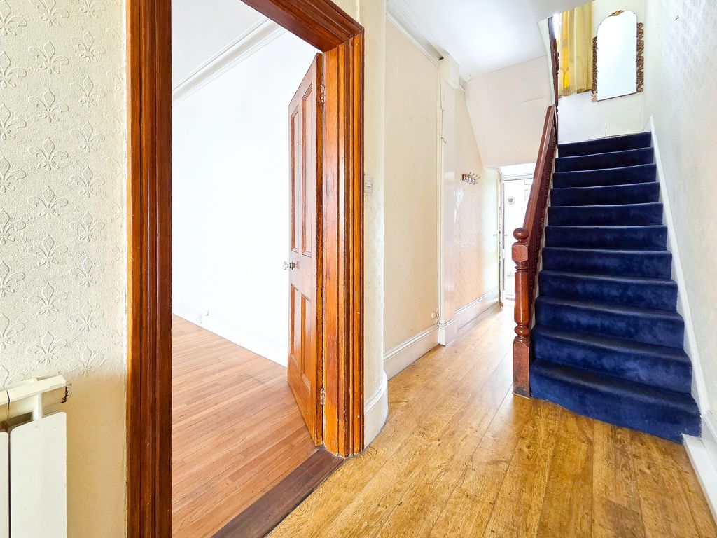Property photo 3 of 25