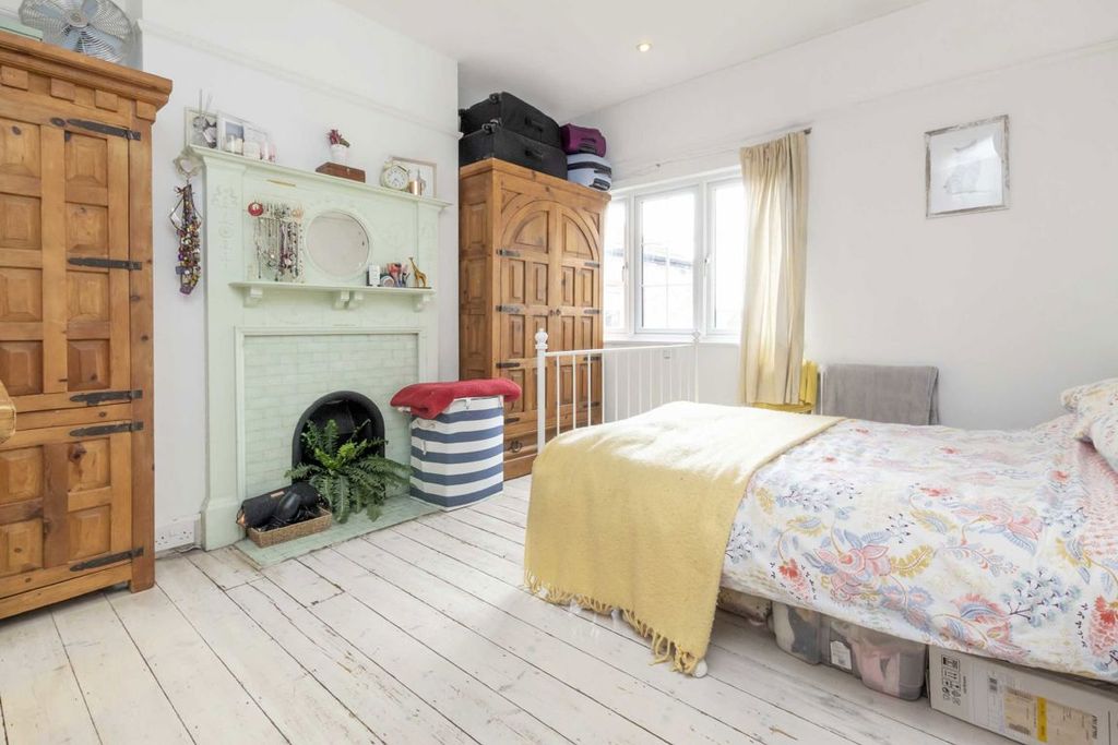 Property photo 3 of 4