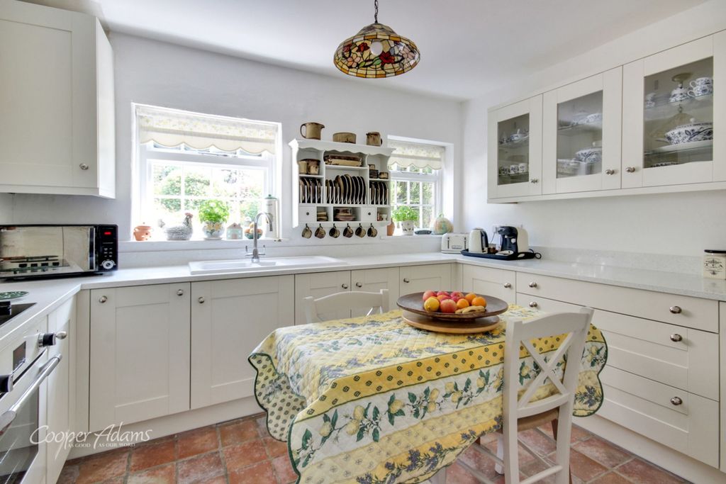 Property photo 3 of 15 Kitchen