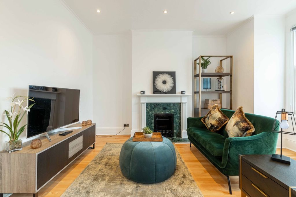 Property photo 3 of 14 Picture No. 05