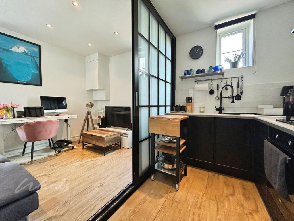 Property photo 3 of 9 Kitchen Living Use