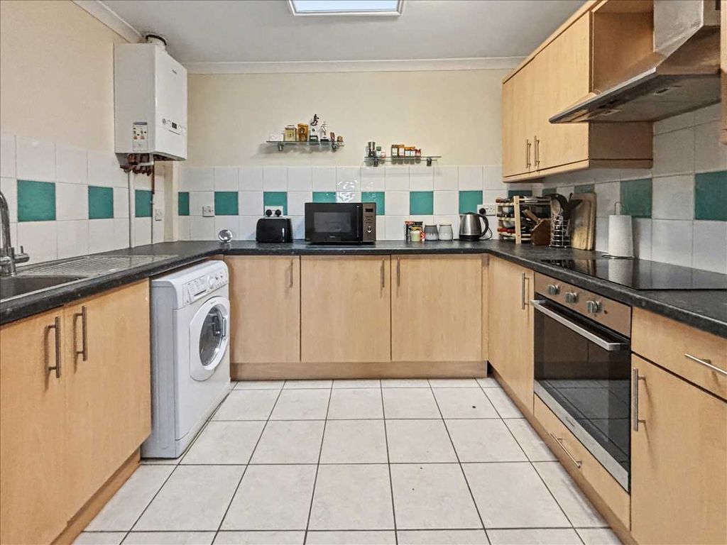 Property photo 2 of 5