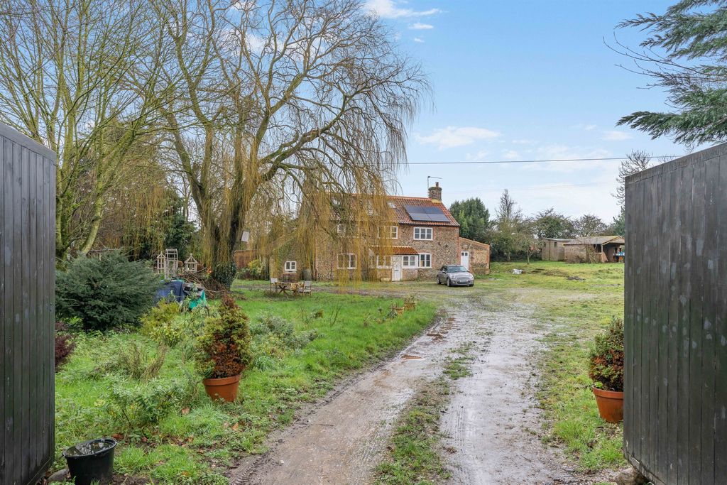 Property photo 1 of 18