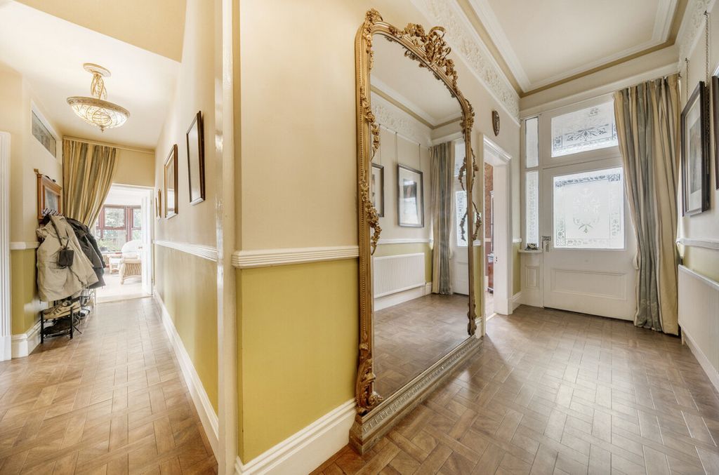 Property photo 3 of 47