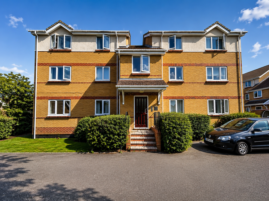Property photo 1 of 6 2 Bedroom Flat In Egham