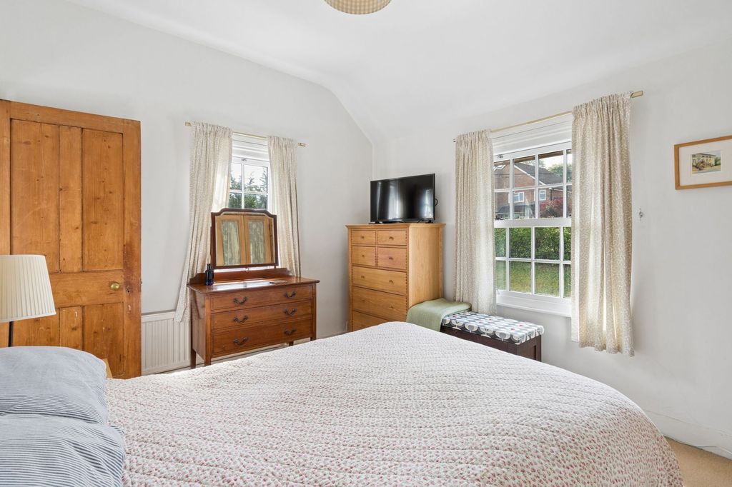 Property photo 3 of 31