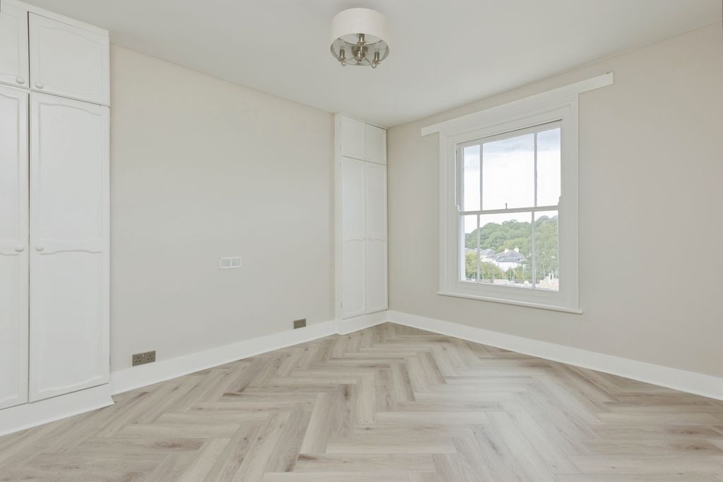 Property photo 2 of 14 Pbox-Img.Jpg