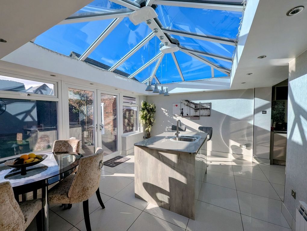 Property photo 3 of 34