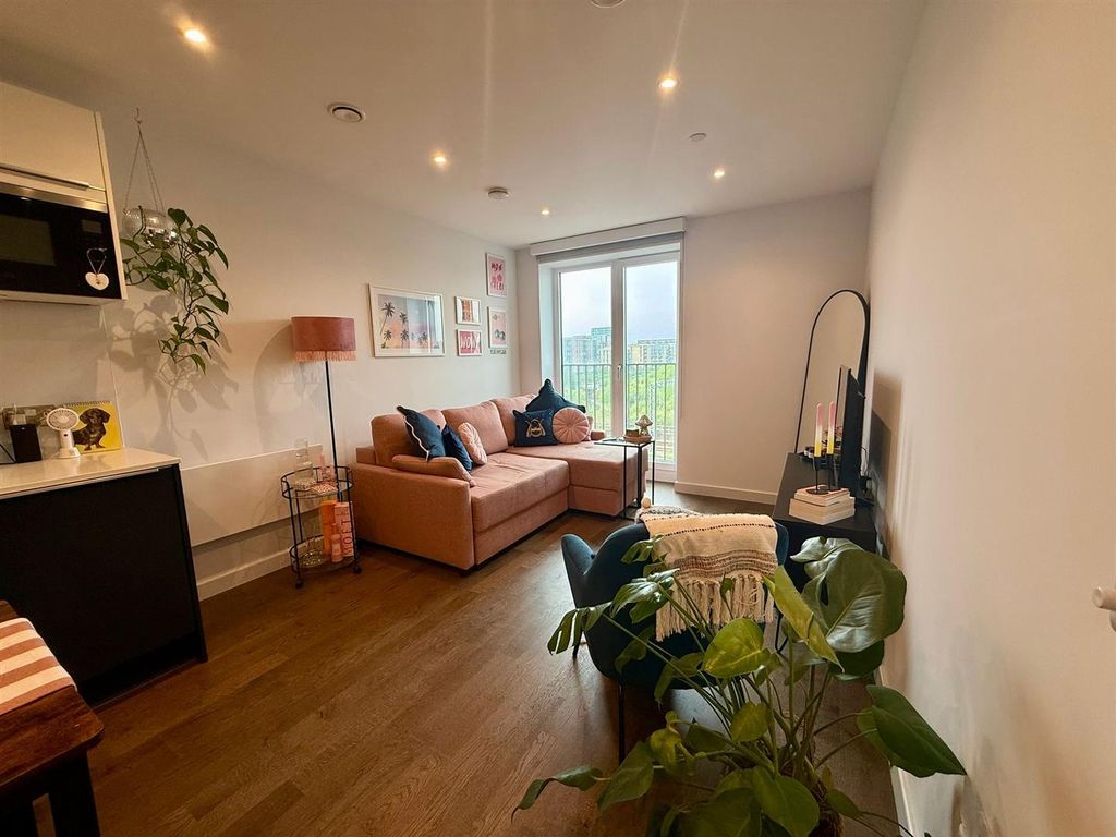 Property photo 1 of 11 0d6Fbb8c-57B5-4862-A86d-72326Fb77313.Jpg