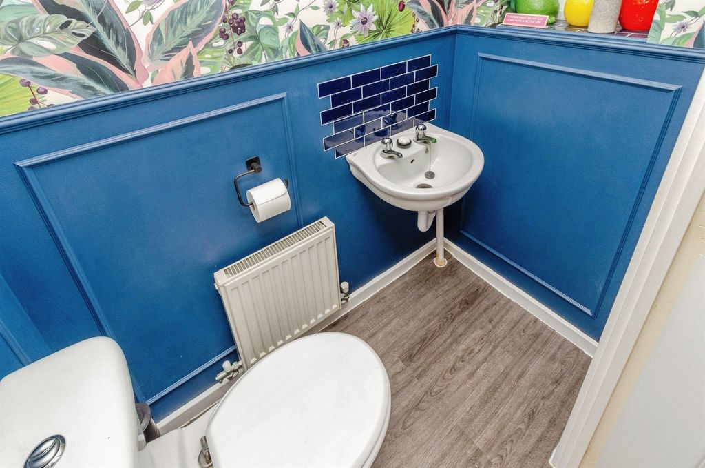 Property photo 3 of 17