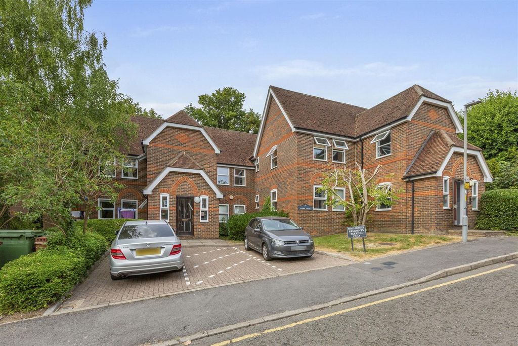 Property photo 1 of 12 Glamis Court, Malmers Well Road-8.Jpg